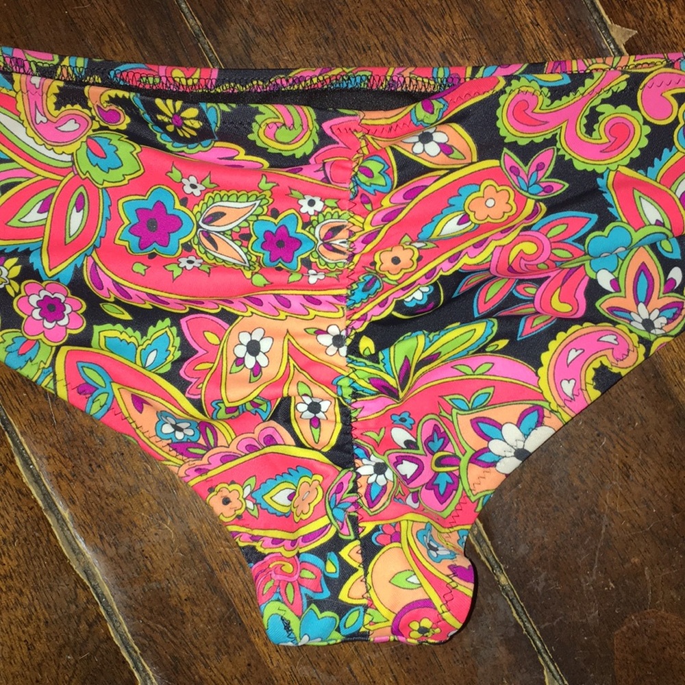 Bathing suit top - Picture 4 of 5